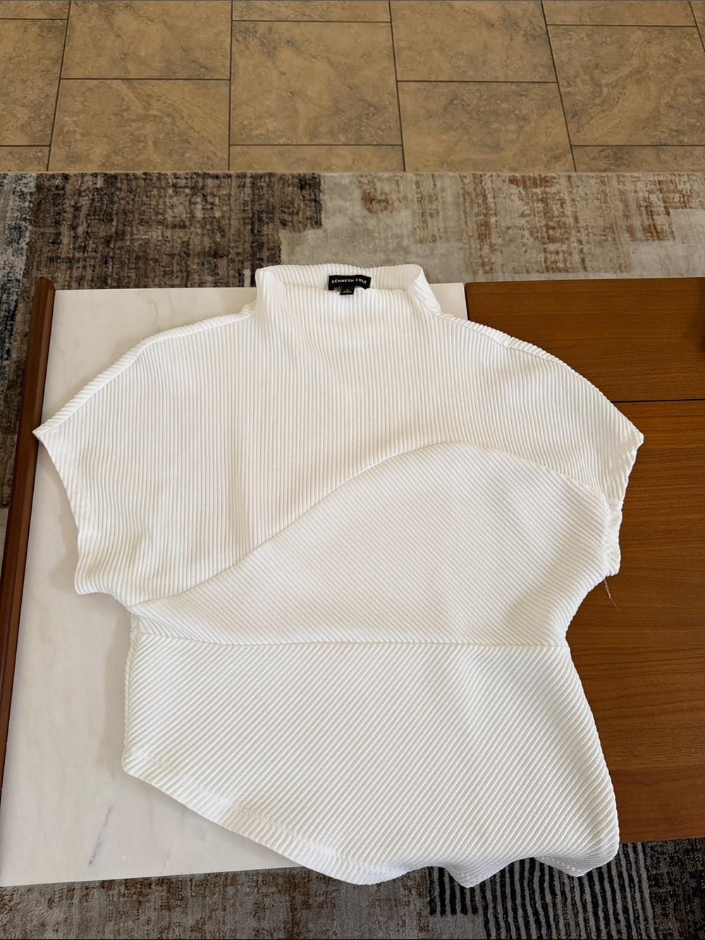 Kenneth Cole White Textured Mock Neck Short Sleeve Top